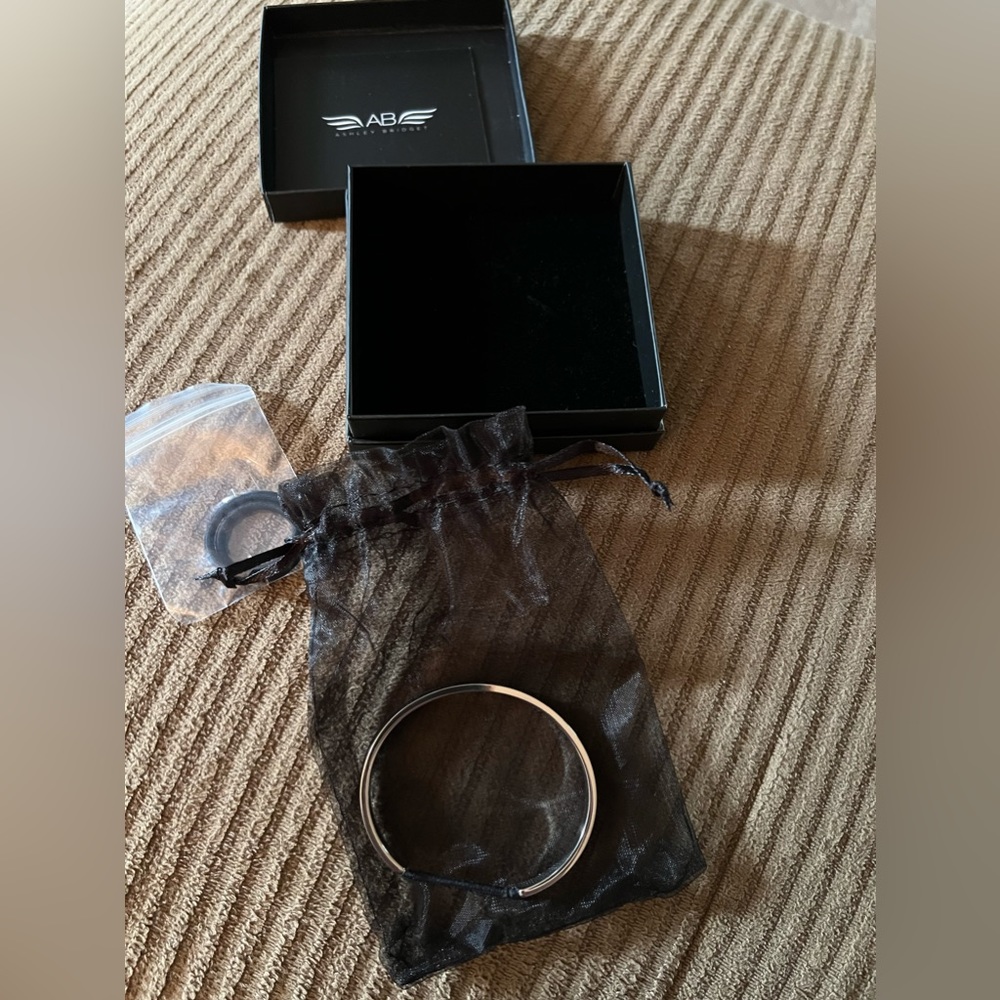 Ashley Bridget bracelet that holds hair ties new in box